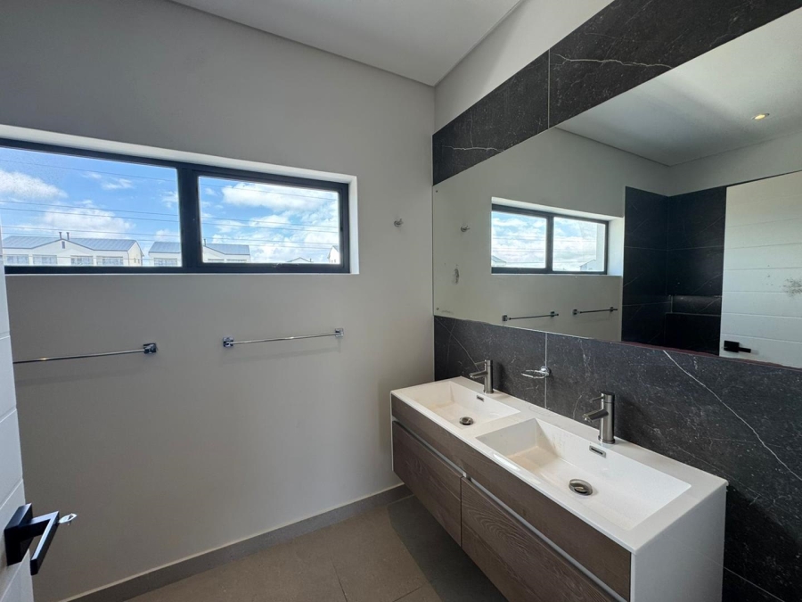 4 Bedroom Property for Sale in Sandown Western Cape